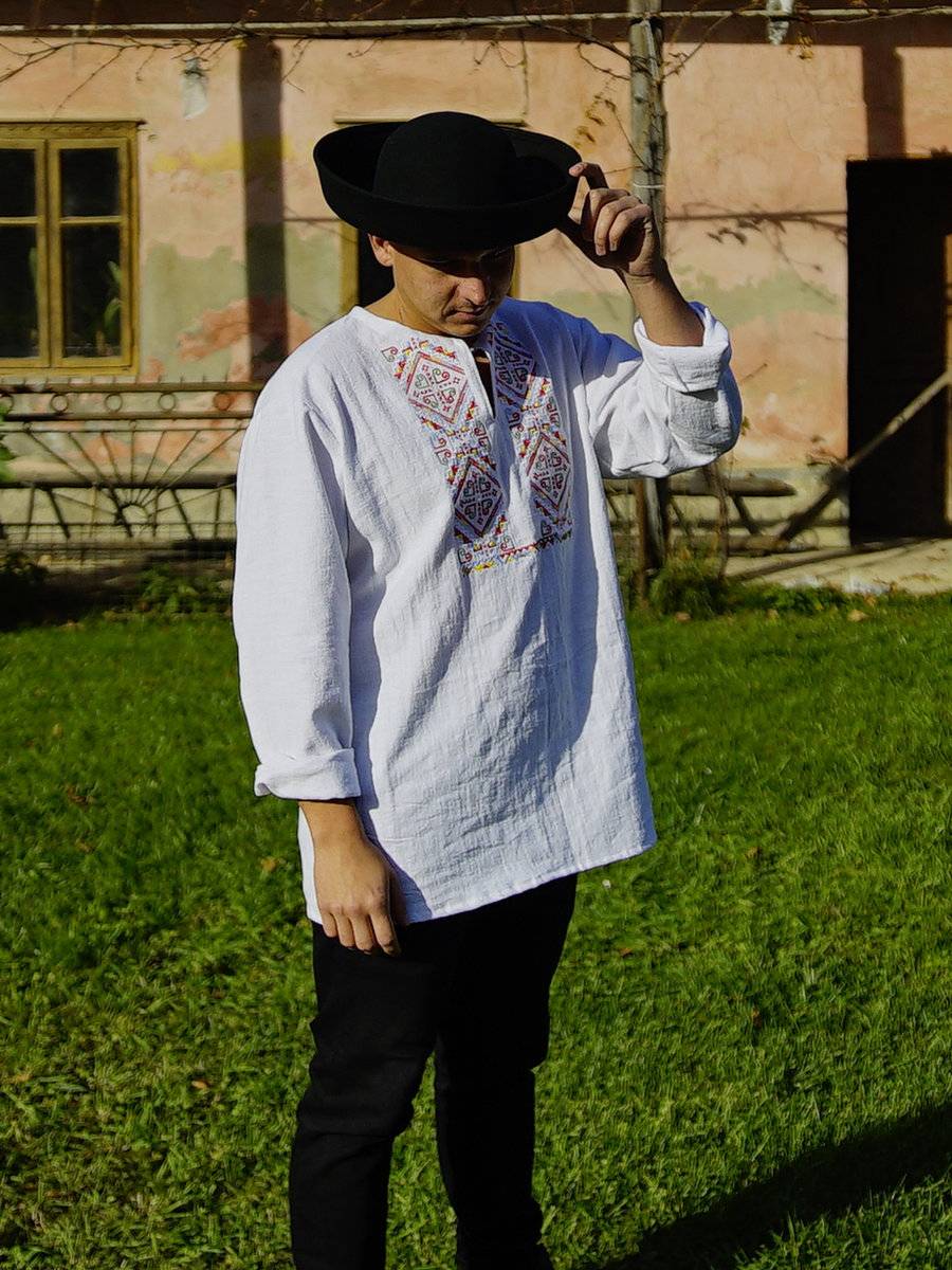 Ľanová vyšívaná košeľa - Liptov