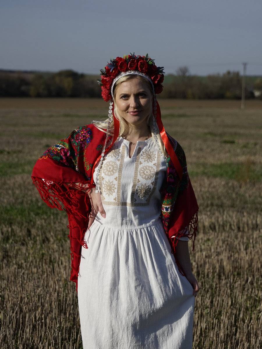 Ľanové vyšívané šaty - Hriňová